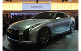 　東京モーターショー2005のプレス公開初日の19日、日産ブースにおいて同社代表取締役社長兼CEOのカルロス・ゴーン氏がブリーフィングを行ない、次期型GT-Rのコンセプトモデル「GT-R PROTO」を披露した。の画像