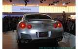 　東京モーターショー2005のプレス公開初日の19日、日産ブースにおいて同社代表取締役社長兼CEOのカルロス・ゴーン氏がブリーフィングを行ない、次期型GT-Rのコンセプトモデル「GT-R PROTO」を披露した。の画像