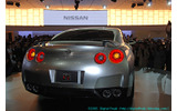 　東京モーターショー2005のプレス公開初日の19日、日産ブースにおいて同社代表取締役社長兼CEOのカルロス・ゴーン氏がブリーフィングを行ない、次期型GT-Rのコンセプトモデル「GT-R PROTO」を披露した。の画像