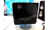 LaVie Aや同Nの進化系とも言える「tvi」。スタンドはTVチューナーを内蔵し充電器として機能するの画像