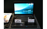 HD DVD対応のAVノートPC（参考出品）。HD DVDドライブを搭載し、HD DVDに収められた映像を再生の画像