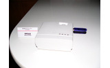 超小型プロジェクタ（参考出品）。USBフラッシュメモリーを接続してJPEG画像を上映することも可能の画像