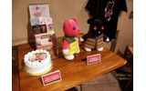 ブラックタイプのモモのぬいぐるみも展示されていた。ミリタリースタイルのジャケットも合わさって超クールの画像