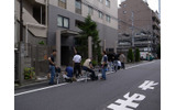 東京都墨田区の時津風部屋前では集まった報道陣で住宅地が騒然の画像