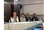 左より、クラウス・ハイマン氏、西崎崇子氏、西崎敦氏、林田直樹氏の画像