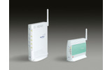 　同製品は、無線LAN規格IEEE802の新旧11a/11b/11gをサポートした無線LAN子機で、Ethernetポートを4ポート搭載しながら、縦置きでも高さを100mmに抑えたコンパクト設計。HDDビデオレコーダやデジタル放送対応機器、通信対応ゲーム機などのネットワーク家電製品を合計で4台まで接続し、同時に利用することができる。　単体モデルに加え、新11a/11b/11g同時利用タイプのワイヤレスブロードバンドルータ「AtermWR7850S」とのセットモデル、および新11aと11b/11g切替利用タイプの「AtermWR6650S」とのセットモデルを用意し、ユーザの利用環境に合わせて、自由に選択することが可能となっている。・AtermWL54SE　内容：新旧11a/11b/11g対応Ethernetタイプ子機　型番：PA-WL/54SE　実売想定価格：12,800円・AtermWR7850Sワイヤレスセット（SE）　内容：WR7850S＋WL54SEセットモデル　型番：PA-WR7850S/SE　実売想定価格：21,800円・AtermWR6650Sワイヤレスセット（SE）　内容：WR6650S＋WL54SEセットモデル　型番：PA-WR6650S/SE　実売想定価格：18,800円　なお、同社では新商品の発売に合わせ、セットモデル2種の初回生産分6,000台を対象とした「着せかえパネル」プレゼントキャンペーンを実施する。対象製品の梱包箱には「初回限定！着せかえパネルつき」シールが貼り付けられており、標準色（ミントグリーン）のサイドパネルのほかに1枚の着せ替えパネル（サンセットオレンジ、アクアブルー、クリアーグレイのいずれか1色）が添付される。　また、同社商品WEBサイトにおいて「WL54SE」本体と着せ替えパネルの間に挟んで利用するデザインシート「おめかシート」をデータ提供する。「WL54SE」のサイドカラーパネルを取り替えられる「着せ替えパネル」と「おめかシート」の組み合わせにより、ユーザは自分だけのデザインカスタマイズを楽しむことが可能。の画像