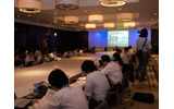 説明会の模様はUSTREAMとニコニコ生放送で生中継もされたの画像