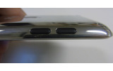 新型iPod touchの音量ボタン。+/-が分かれているの画像