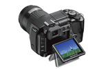 2.5型のマルチアングル液晶を装備の画像