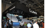 家電系では一番力を入れていたパナソニック。LUMIXのステージがメインだったが、SDメモリーカードスロット搭載の大画面テレビ「VIERA」も展示の画像