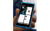 前面には一切のキーを持たない「Nokia N9」の画像