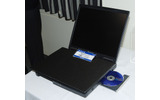 BDドライブ内蔵ノートPC（参考出品）の画像