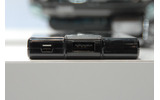 　通信事業者や大企業向けの製品が数多く展示されている「Interop Tokyo 2006」だが、モバイル向けも見られる。無停電電源装置（UPS）を手がけるAPCは、USB端子が付いたモバイル機器向けのバッテリーを展示している。の画像