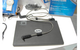 　通信事業者や大企業向けの製品が数多く展示されている「Interop Tokyo 2006」だが、モバイル向けも見られる。無停電電源装置（UPS）を手がけるAPCは、USB端子が付いたモバイル機器向けのバッテリーを展示している。の画像