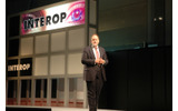 　「Interop Tokyo 2006」最後の基調講演には、インテル コーポレーション インテル・シニアフェロー コーポレート・テクノロジー統括本部コミュニケーションズ・テクノロジー・ラボ ディレクターのケビン・カーン氏が登壇した。の画像