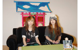 デビュー10周年となるPUFFYの吉村由美（左）と大貫亜美（右）の画像