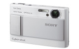 　ソニーは、有効720万画素の1/2.5型CCDを搭載し、光学式手ブレ補正機能とISO1,000に対応した薄型デジカメ「サイバーショット DSC-T10」を8月25日に発売する。価格はオープンで、実売予想価格は4万円前後。の画像
