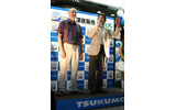 インテル代表取締役共同社長の吉田和正氏とロビー・スウィヌン氏の画像