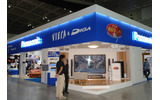 松下のPanasonicブース。メインステージでは、103型プラズマテレビやBlu-rayレコーダーを紹介しながら、VIERAリンクのメリットをアピールの画像