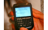 BlackBerry 8708hのインターフェイスはすべて英語となる。日本語の表示は可能だが、入力には対応していないの画像