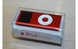ケースに入った、iPod nano （PRODUCT） RED Special Editionを側面からの画像