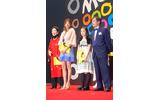 女性映画祭「赤い鯨と白い蛇」のせんぼんよしこ監督(左)と出演の宮地真緒(左から2人目)の画像
