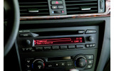 　ビー・エム・ダブリュー（BMJ）は24日、iPodを同社のBMW車両搭載のオーディオ機器に接続するキットを25日より発売すると発表した。これまでは、一部車種に限られていたが、今回、その対象が大幅に広がる。の画像
