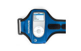 　トリニティは25日、米Marware社のiPod nano用アウトドアホルダー「SportSuit Runabout 2nd」の販売を11月上旬より開始すると発表した。価格はオープンプライスだが、同社直販サイトでは2,950円で販売されている。カラーはブラックとブルー。の画像