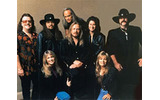 　BIGLOBEストリームで、サザンロックの王者Lynyrd Skynyrdのライブ映像作品「Lynyrd Skynyrd 〜Lyve （The Vicious Circle Tour）」の無料配信が開始された。の画像