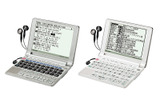 PW-A700のシルバー（左）、ホワイト（右）の画像