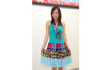 「オススメは水色の水着です。いろんな水着や洋服を着てるんですが,その中でもポンチョがお気に入りです」の画像