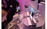 液晶、プラズマ、SEDに続く、薄型ディスプレイとして開発が進められている「有機LEディスプレイ」。2007 International CESでは、ソニーが展示をしている。の画像