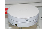 　ソニーは、米最大の国際家電見本市「CES 2007」に参考出品した円柱型のリビングPC「VAIO VGX-TP1」を東京・銀座ソニービルで先行展示中。米国発売は3月予定で、価格は1,600ドル（約192,000円）。の画像