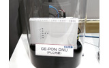 GE-PON ONUにPLC機能を内蔵させた製品。インジケータにはPLCとPCのアクセス・インジケータらしきものが見て取れるの画像