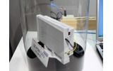 PLC対応の電源ケーブルに加え、Ethernet用のモジュラジャック（RJ-45）も装備しているの画像