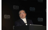 サービスについて説明する代表取締役兼CEOの千本倖生氏の画像