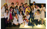 　23日夜、「PANTONE ケータイイベント 20 CORORS」と題した女性ブロガー限定イベントが原宿のCafe SUTUDIOにて行われた。の画像