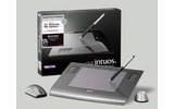 ワコムは26日、ペンタブレット「Intuos3 (インテュオス スリー)」シリーズの追加モデルとして「Intuos3フォトフィニッシュパック(PTZ-630/G7A)」を発表した。発売は3月3日で、価格はオープン。同社直販サイト「ワコムストア」での販売価格は3万1,800円。の画像