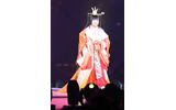 横浜アリーナに182cmの巨大なお雛様が登場！の画像