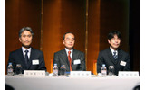 左よりソネットエンタテインメント代表取締役社長の吉田憲一郎氏、同取締役 十時裕樹氏、同 会田容弘氏の画像