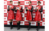 　31日、イー・モバイルのサービス開始を記念した「イー・モバイル開業記念カウントダウンセレモニー」が、有楽町ビックカメラ本館にて行われた。の画像
