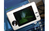 同製品付属のWindows VistaのWindows SideShowに対応するUSB接続の小型端末“ScreenDUO”にはCPU電圧や温度、カレンダー、天気予報、新着メールの表示、RSSリーダーなどのほか、SideShowガジェットも表示可能だの画像