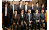 AFP通信副社長のJean-Pierre.VIGNOLLE氏を囲み、提携ブログサービス各社の代表が登場の画像