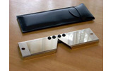 HOLOBLADE(ケース付属)、胸ポケットに収まるくらいのサイズの画像