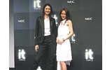 小雪&山口紗弥加BBムービー‘it’、2/29より〜NECが世界に向け企業メッセージを発信の画像