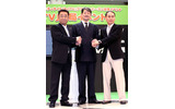 写真左からプリメディアTV KOREA社長・キム氏、プリメディアTV社長・草刈満氏、DideoNET・ 姜用一氏の画像