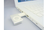 第2世代iPod ShuffleおよびPCとの接続例の画像