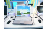 NECが企業に提案するドキュメント転送型PC。シンクライアントではないため、アプリケーションが利用できるが、データは内蔵のフラッシュメモリにのみ保存可能の画像