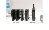住商情報システムのブースにはDOCSIS2.0対応で、モトローラのケーブルモデム「SB5101J」と、IEEE802.11b/g準拠の無線LANアクセスポイント機能を搭載する「SBG900J」を展示の画像