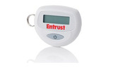 エントラストジャパンは21日、低価格ワンタイムパスワード ハードウェアトークン「Entrust IdentityGuard Mini Token」を発売した。の画像